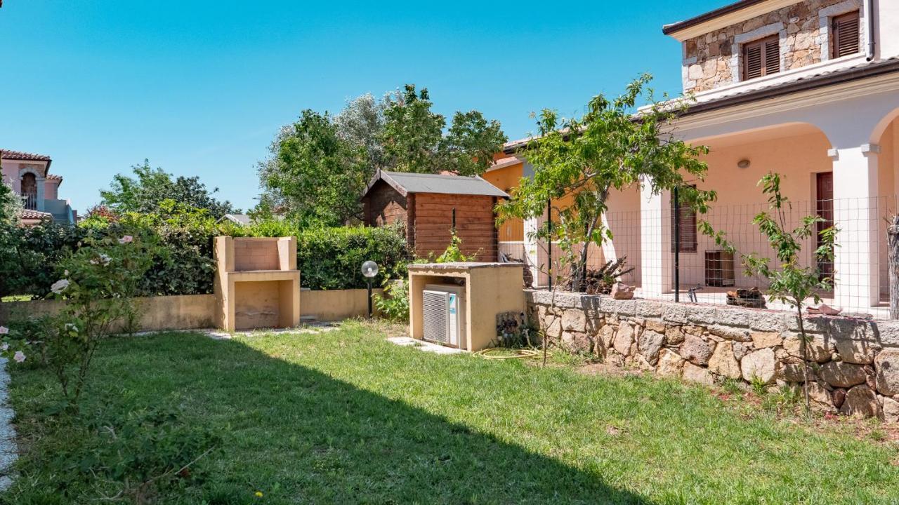 Casa Vacanza La Suaredda San Teodoro  Exterior foto