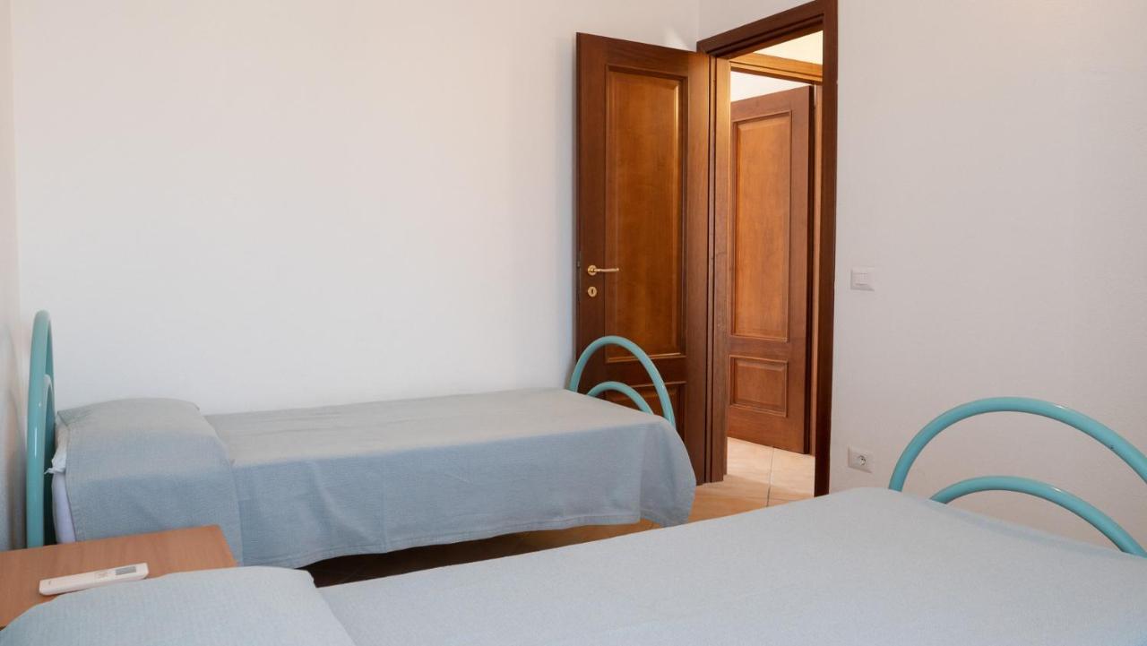 Casa Vacanza La Suaredda San Teodoro  Exterior foto
