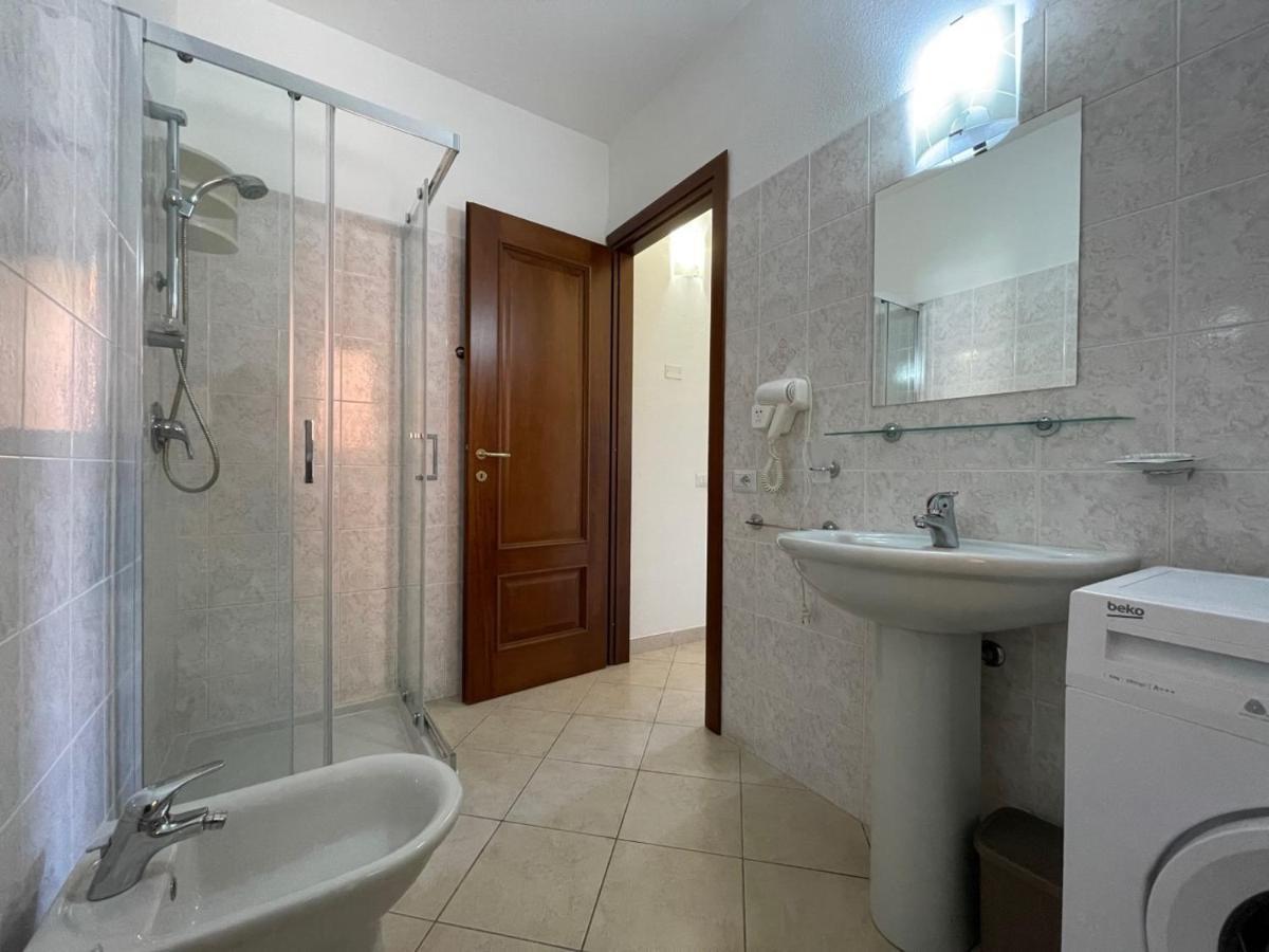 Casa Vacanza La Suaredda San Teodoro  Exterior foto
